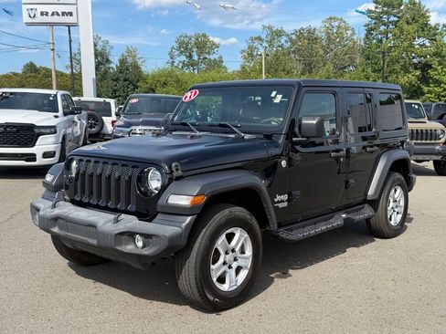 Used 2021 Jeep Wrangler Unlimited Sport AWD/4WD image 9