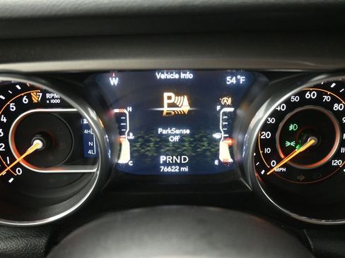 Used 2018 Jeep Wrangler Unlimited Sahara image 14