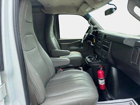 Used 2021 Chevrolet Express 2500 w/ Driver Convenience Package RWD image 10