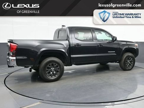 Used 2021 Toyota Tacoma SR5 AWD/4WD image 8