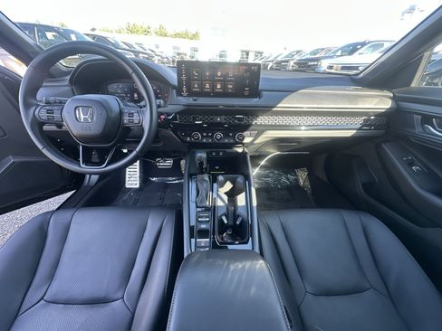 Used 2025 Honda Accord Sport image 30