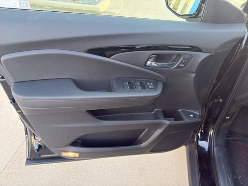 Used 2025 Honda Ridgeline TrailSport image 13