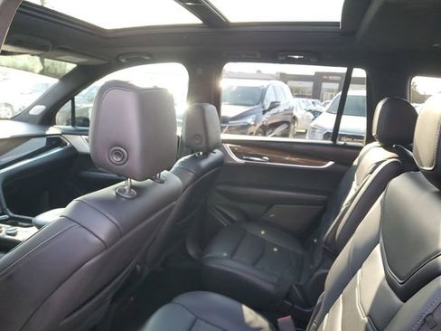 Used 2021 Cadillac XT6 Sport w/ Platinum Package image 10