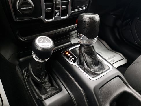 Used 2021 Jeep Gladiator Sport image 30