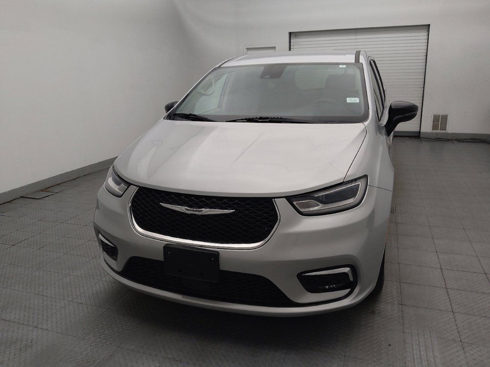 Used 2024 Chrysler Pacifica Touring-L FWD image 15