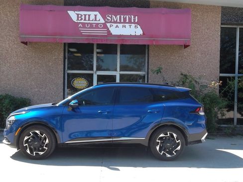 Used 2024 Kia Sportage SX image 2