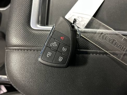 Used 2022 Chevrolet Silverado 1500 LTZ AWD/4WD image 22