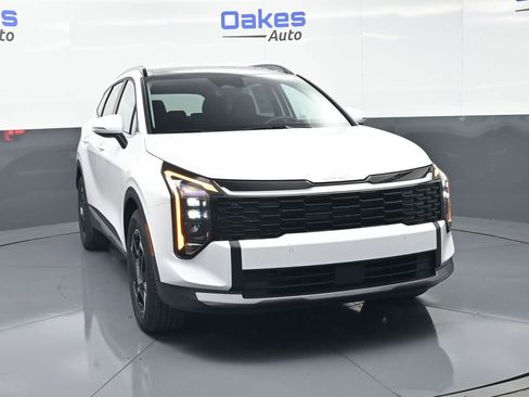 New 2026 Kia Sportage EX image 3