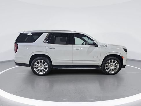 Used 2024 Chevrolet Tahoe High Country AWD/4WD image 2