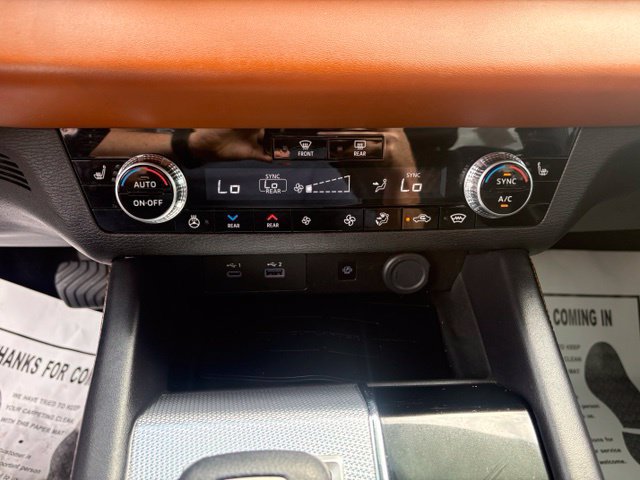 Used 2024 Mitsubishi Outlander SEL AWD/4WD image 18