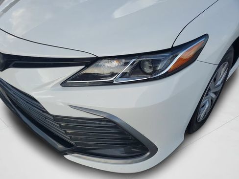 Used 2022 Toyota Camry LE FWD image 23