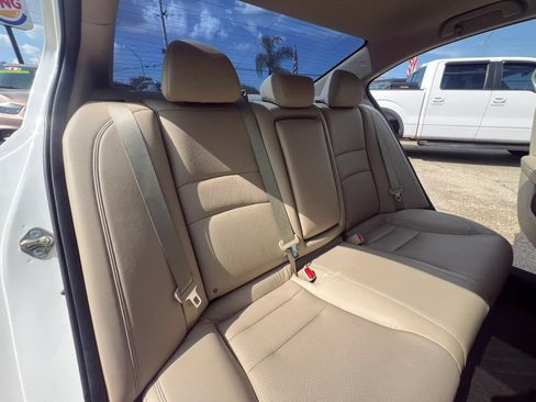 Used 2017 Honda Accord Touring image 21