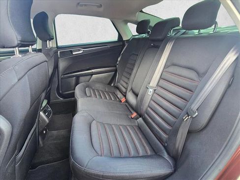Used 2016 Ford Fusion SE FWD image 16