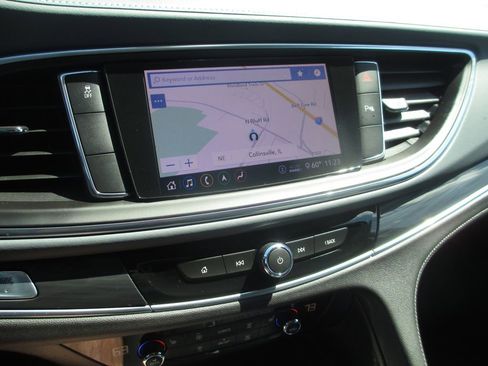 Used 2020 Buick Enclave Essence w/ Sound and Sites Package FWD image 28