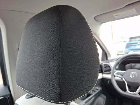 Used 2025 Volkswagen Taos S image 9