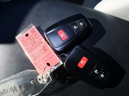 Used 2024 Toyota RAV4 XLE image 22