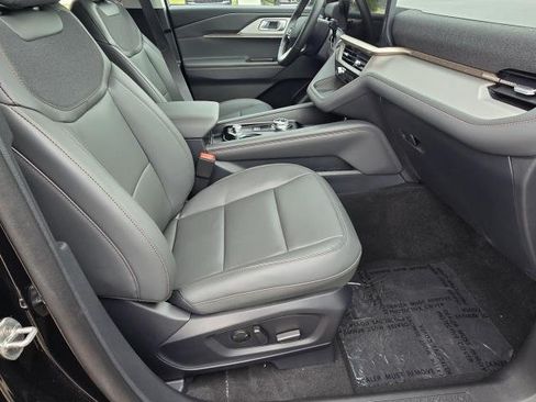 New 2026 Ford Explorer Active w/ Active Comfort Package AWD/4WD image 10