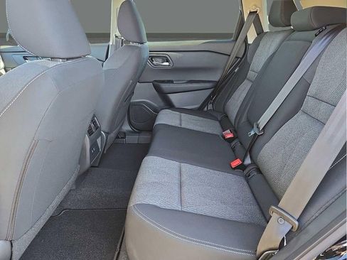 Used 2025 Nissan Rogue SV FWD image 13