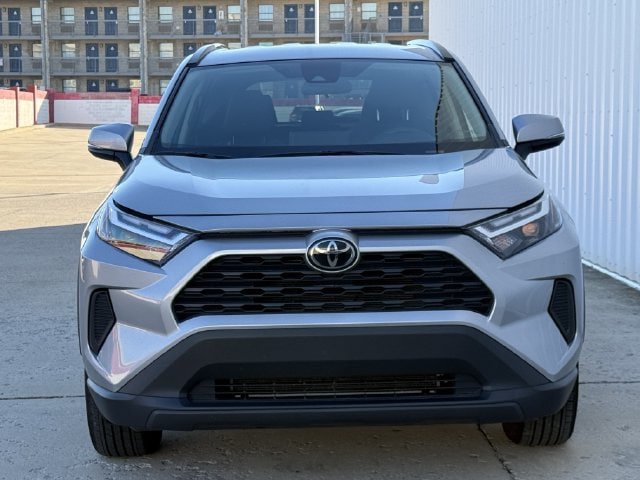 Used 2025 Toyota RAV4 XLE FWD image 8