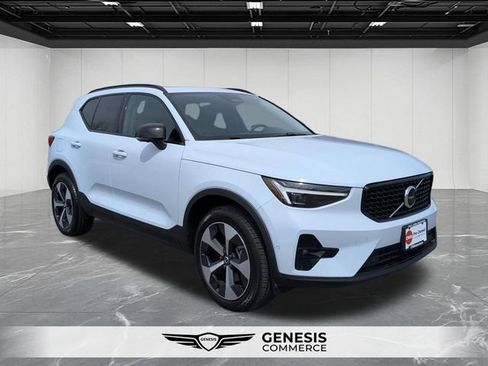 Used 2026 Volvo XC40 B5 Plus w/ Protection Package Premier AWD/4WD image 7