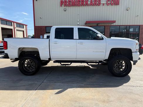 Used 2017 Chevrolet Silverado 1500 W/T RWD image 3