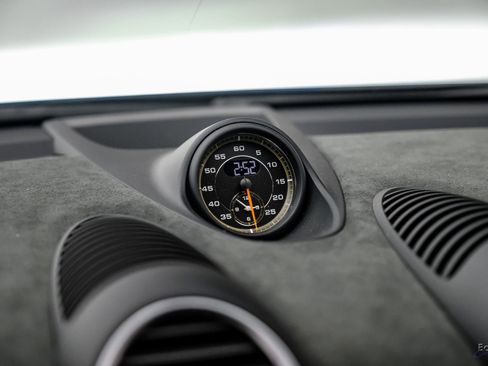 Used 2025 Porsche 718 Cayman GT4 RS RWD image 86