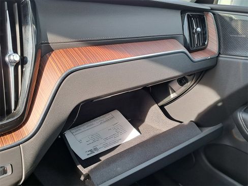 Used 2023 Volvo XC60 B5 Ultimate w/ Climate Package image 16