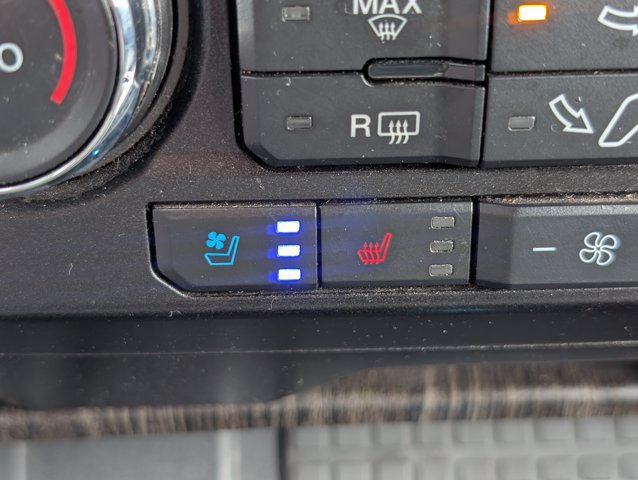 Used 2021 Ford F250 Lariat w/ Lariat Ultimate Package AWD/4WD image 20