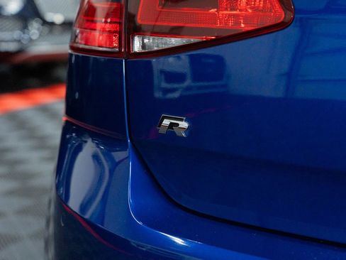 Used 2015 Volkswagen Golf R 4-Door AWD/4WD image 9