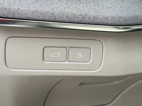 New 2026 Volvo XC90 T8 Ultra w/ Protection Package Premier image 25