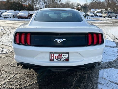 Used 2018 Ford Mustang EcoBoost image 9