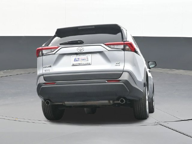 Used 2025 Toyota RAV4 LE AWD/4WD image 44
