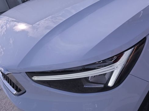 Certified 2025 Volvo XC40 B5 Plus image 34