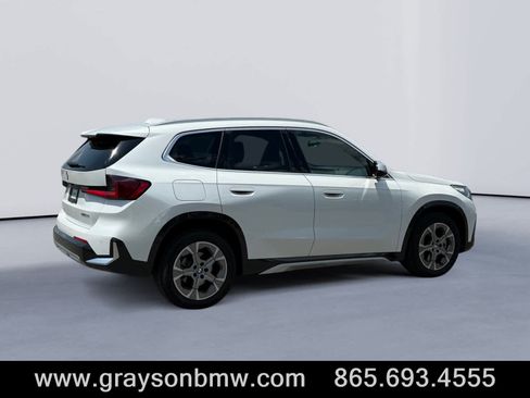 Used 2023 BMW X1 xDrive28i w/ Convenience Package AWD/4WD image 3