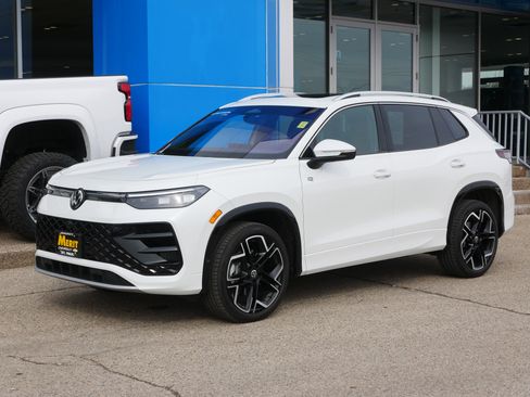 Used 2026 Volkswagen Tiguan SEL R-Line AWD/4WD image 6