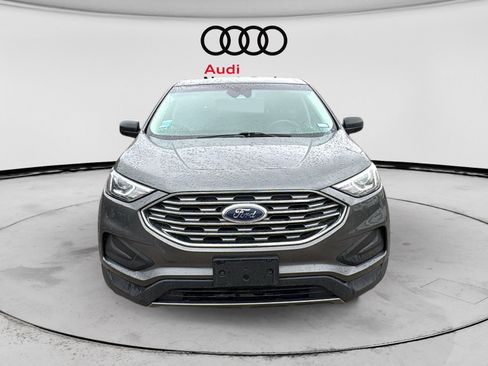 Used 2019 Ford Edge SE FWD image 2