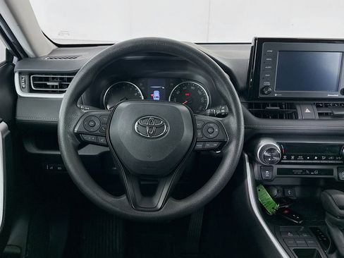 Used 2022 Toyota RAV4 XLE image 18