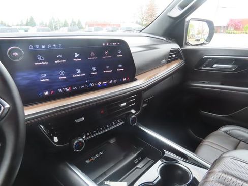 Used 2026 Chevrolet Tahoe High Country AWD/4WD image 39