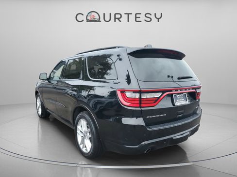 Used 2023 Dodge Durango GT image 2