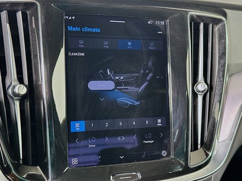 Used 2024 Volvo S60 B5 Core image 24