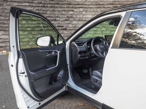 Used 2022 Toyota RAV4 XSE image 23