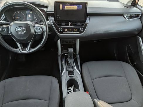 Used 2024 Toyota Corolla Cross LE FWD image 11