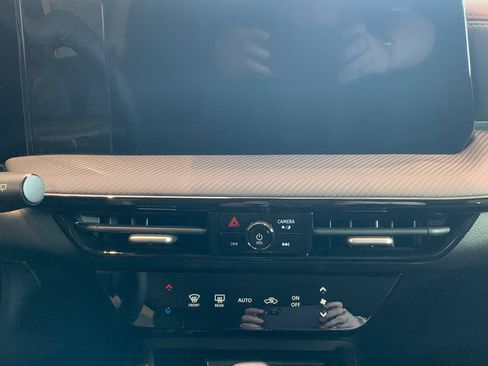 New 2026 Nissan Kicks SR w/ SR Premium Package FWD image 12