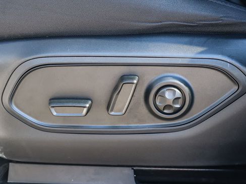 Used 2025 Jeep Grand Cherokee Laredo X RWD image 22
