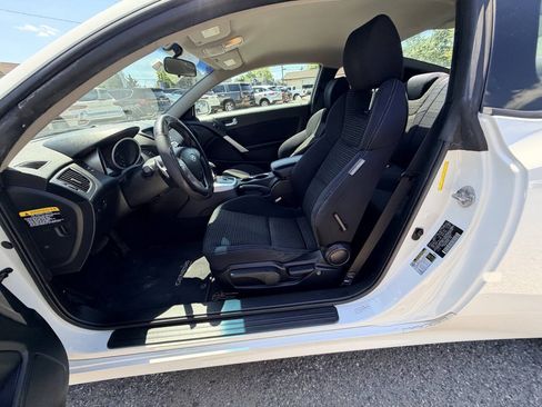 Used 2010 Hyundai Genesis 2.0T RWD image 29