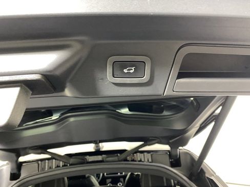 Used 2020 Land Rover Range Rover Velar R-Dynamic HSE image 28