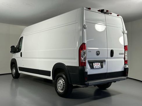 Used 2024 RAM ProMaster 2500 w/ Convenience Group FWD image 5