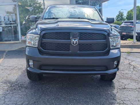 Used 2017 RAM 1500 Express AWD/4WD image 3