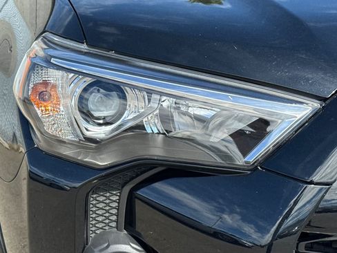 Used 2024 Toyota 4Runner TRD Off-Road Premium w/ Moonroof Package AWD/4WD image 17