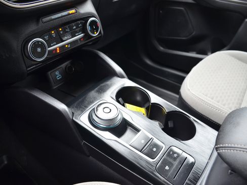 Used 2022 Ford Escape SE w/ Cold Weather Package image 13